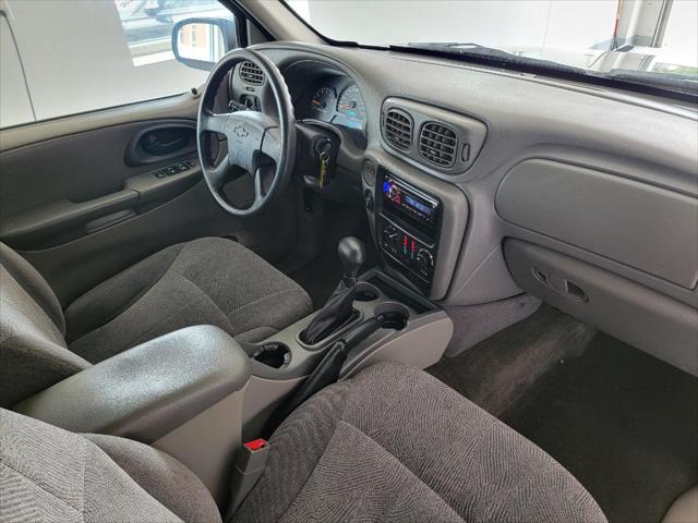 2004 Chevrolet TrailBlazer LS