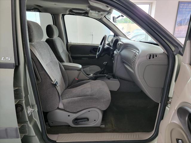 2004 Chevrolet TrailBlazer LS
