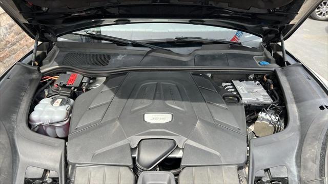 2019 Porsche Cayenne Sport Utility 4D