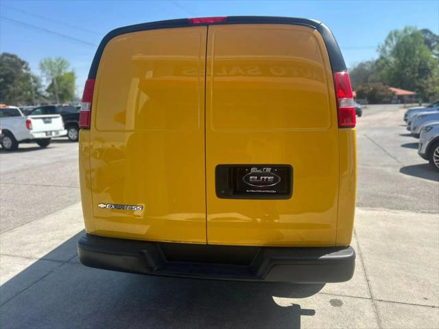 2023 Chevrolet Express Cargo Van RWD 2500 Regular Wheelbase WT