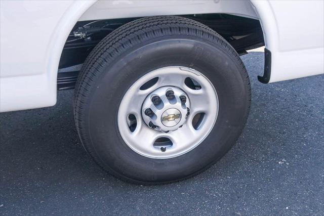 2026 Chevrolet Express Cargo Van 2500 Regular Wheelbase, WT, RWD