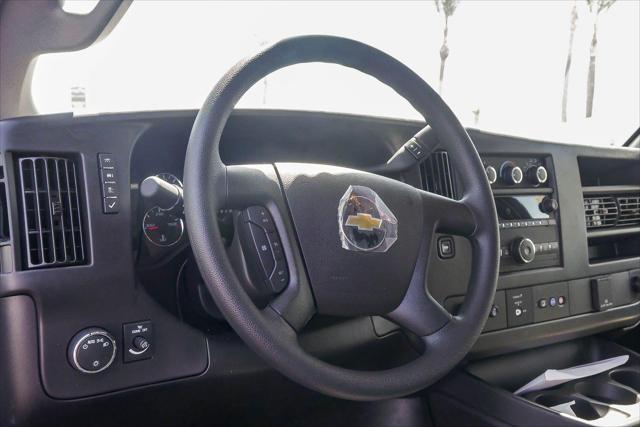 2026 Chevrolet Express Cargo Van 2500 Regular Wheelbase, WT, RWD