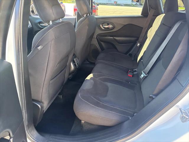 2016 Jeep Cherokee Altitude