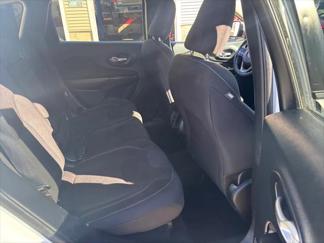 2016 Jeep Cherokee Altitude