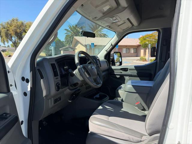 2016 Nissan 3500 SV V8