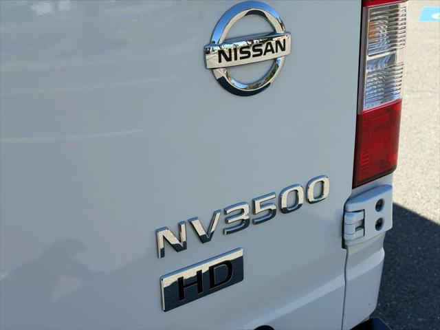 2016 Nissan 3500 SV V8