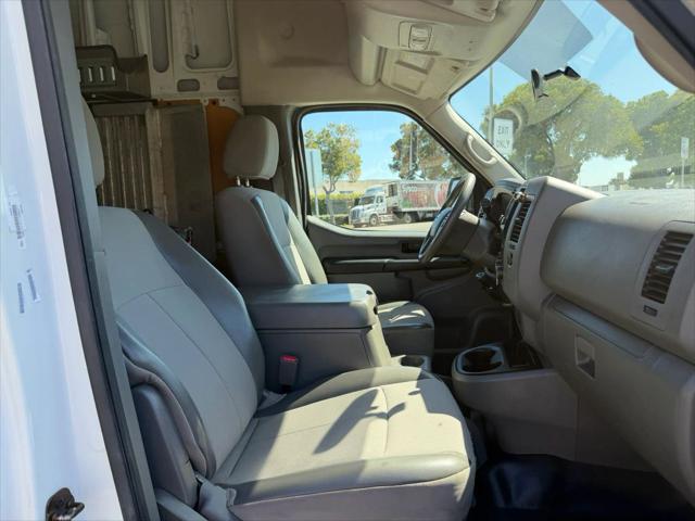 2016 Nissan 3500 SV V8