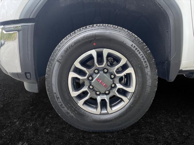 2026 GMC Sierra 2500HD Crew Cab, Standard Bed, SLE, 4WD
