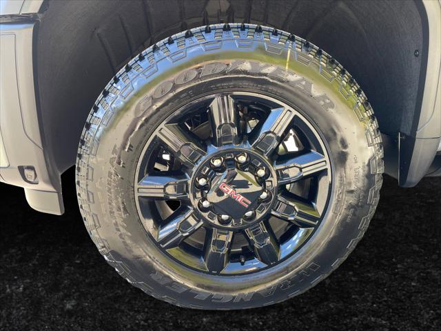 2026 GMC Sierra 2500HD Crew Cab, Standard Bed, AT4, 4WD
