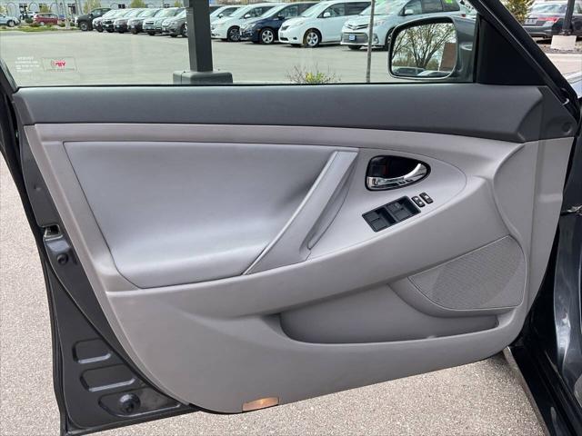 2009 Toyota Camry Base 4dr Sedan