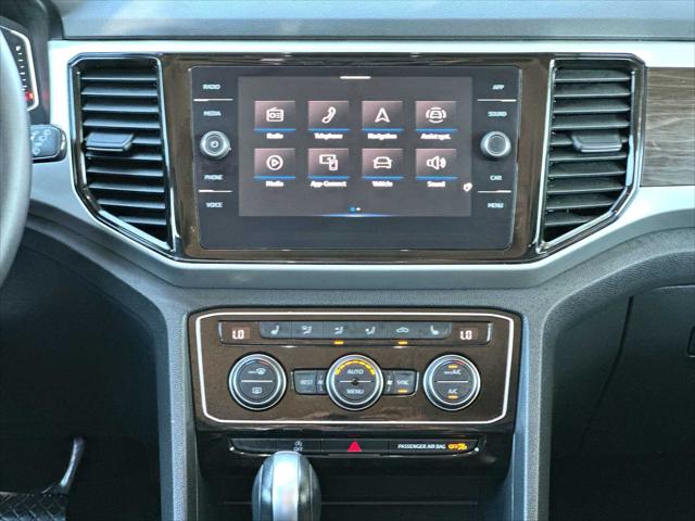 2022 Volkswagen Atlas 3.6L V6 SE w/Technology
