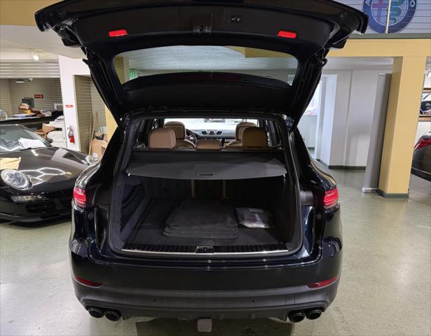 2023 Porsche Cayenne Platinum Edition