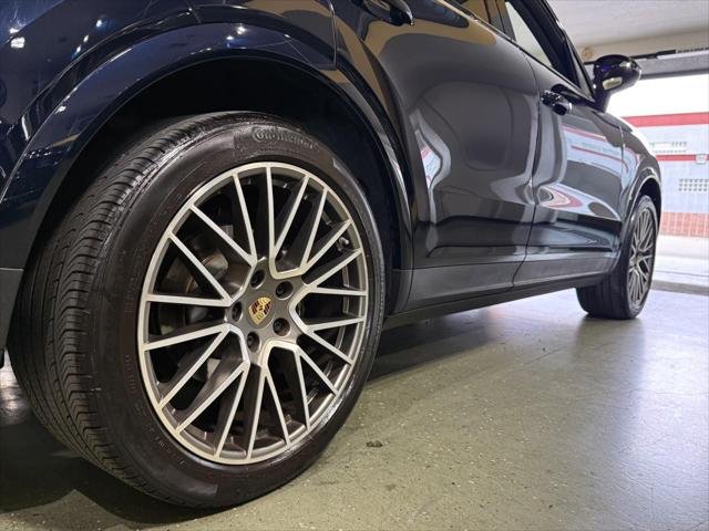2023 Porsche Cayenne Platinum Edition