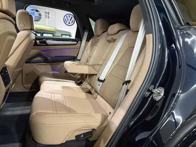2023 Porsche Cayenne Platinum Edition