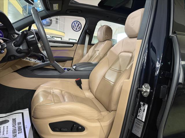 2023 Porsche Cayenne Platinum Edition