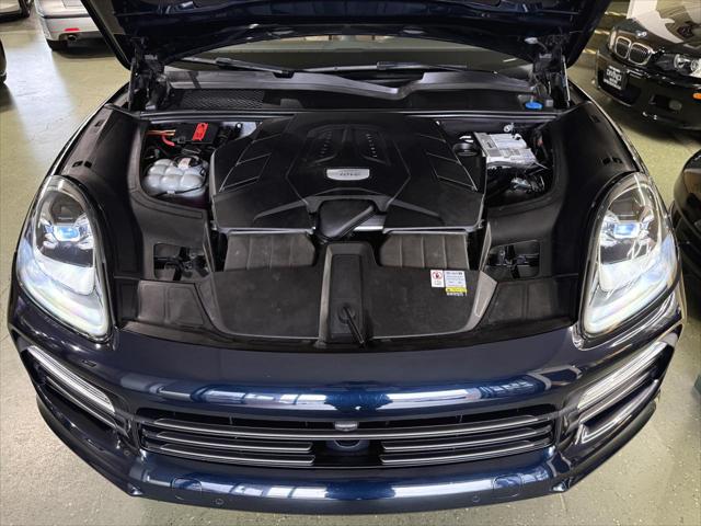 2023 Porsche Cayenne Platinum Edition