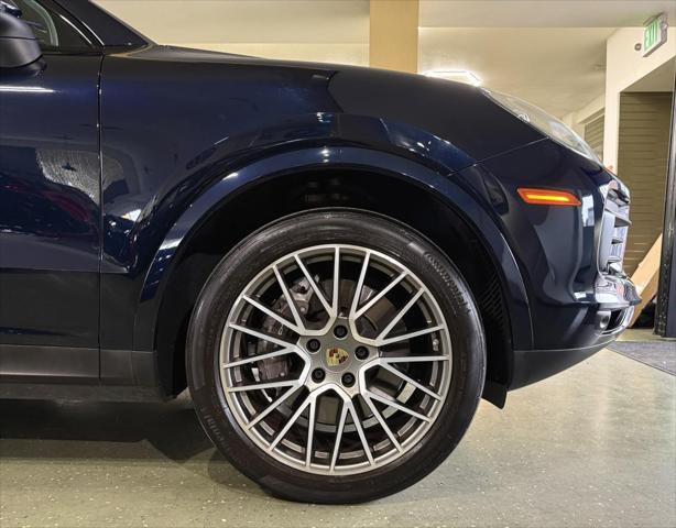 2023 Porsche Cayenne Platinum Edition
