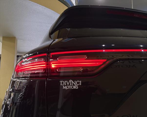 2023 Porsche Cayenne Platinum Edition