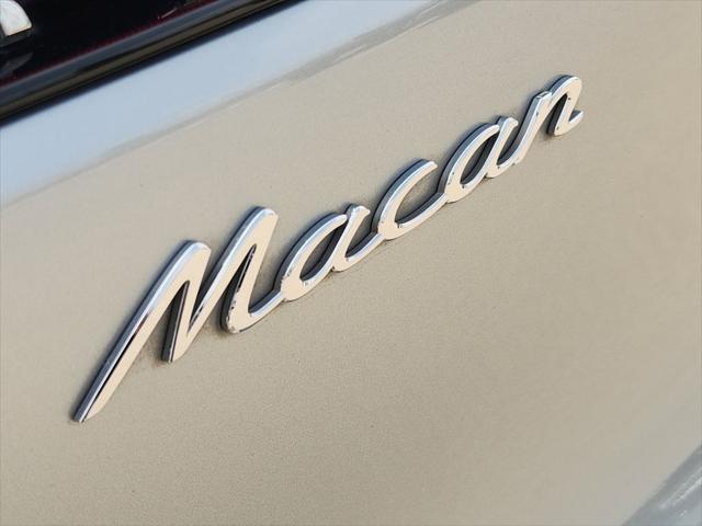 2022 Porsche Macan Base - Photo 12