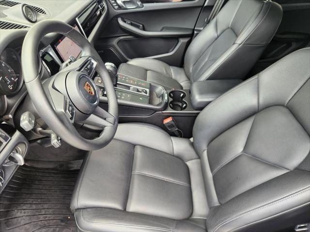2022 Porsche Macan Base - Photo 13