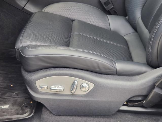 2022 Porsche Macan Base - Photo 21