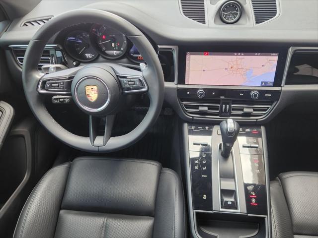2022 Porsche Macan Base - Photo 25