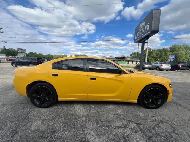 2017 Dodge Charger SXT RWD for sale in Springfield, IL