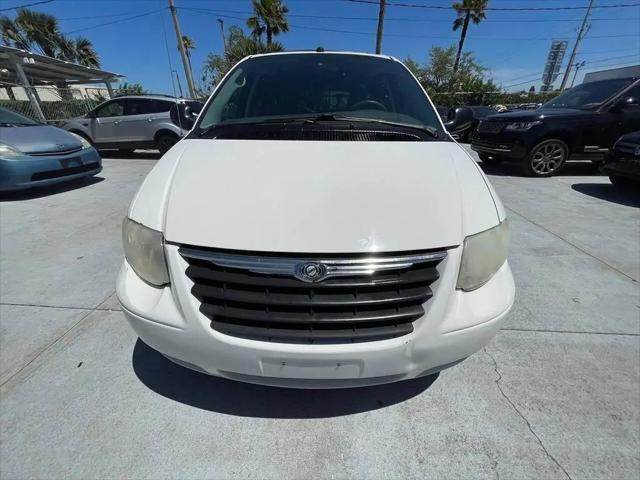 2005 Chrysler Town & Country LX for sale in Miami, FL