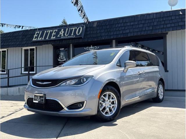 2020 Chrysler Pacifica Touring L for sale in Visalia, CA