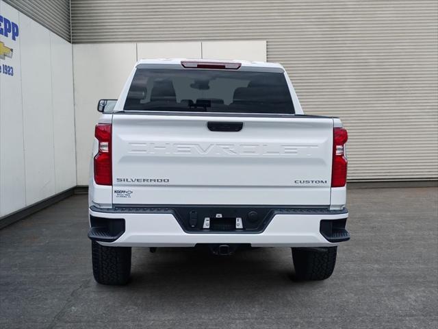 2026 Chevrolet Silverado 1500 2WD Crew Cab Short Bed Custom