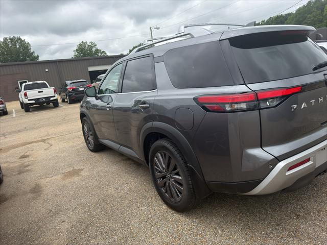 2023 Nissan Pathfinder SL 4WD