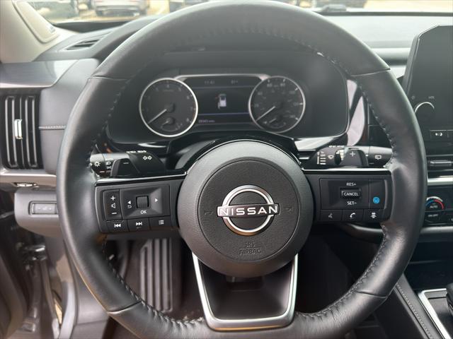 2023 Nissan Pathfinder SL 4WD