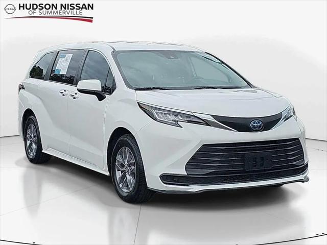 2021 Toyota Sienna LE for sale in Summerville, SC
