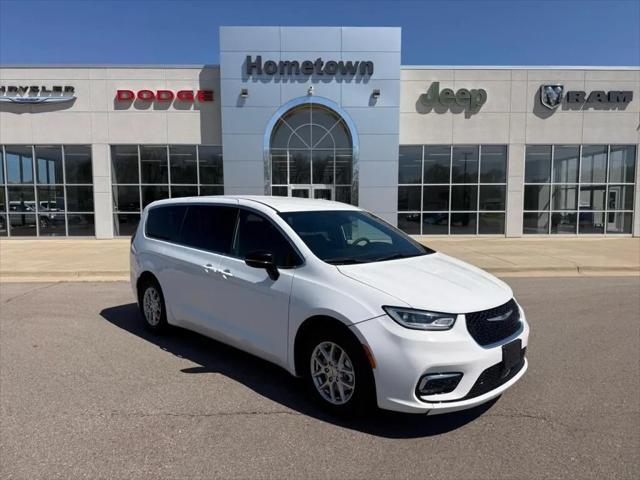 2025 Chrysler Pacifica Select for sale in Albion, MI