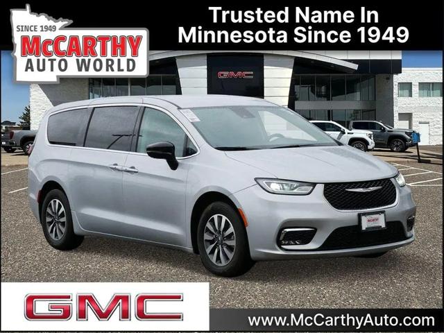 2024 Chrysler Pacifica Hybrid Select for sale in Coon Rapids, MN