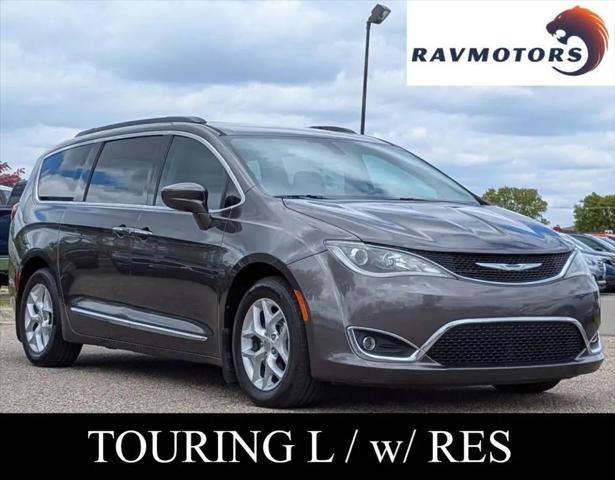 2017 Chrysler Pacifica Touring-L for sale in Burnsville, MN