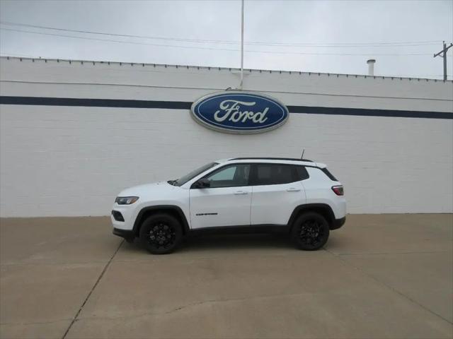 2025 Jeep Compass Latitude 4x4 for sale in Winfield, KS