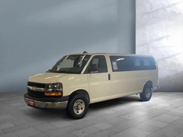 2025 Chevrolet Express Passenger RWD 3500 Extended Wheelbase LT for sale in Worthing, SD