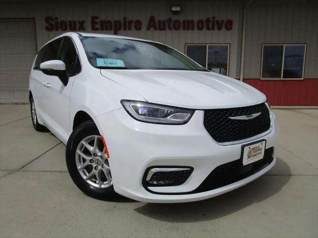 2023 Chrysler Pacifica Touring L for sale in Tea, SD