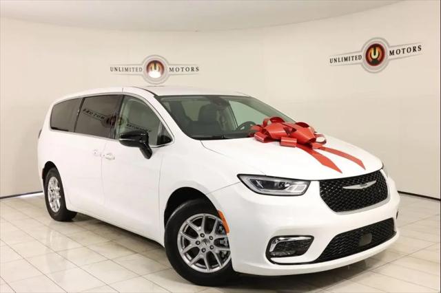 2024 Chrysler Pacifica Touring L for sale in Elwood, IN