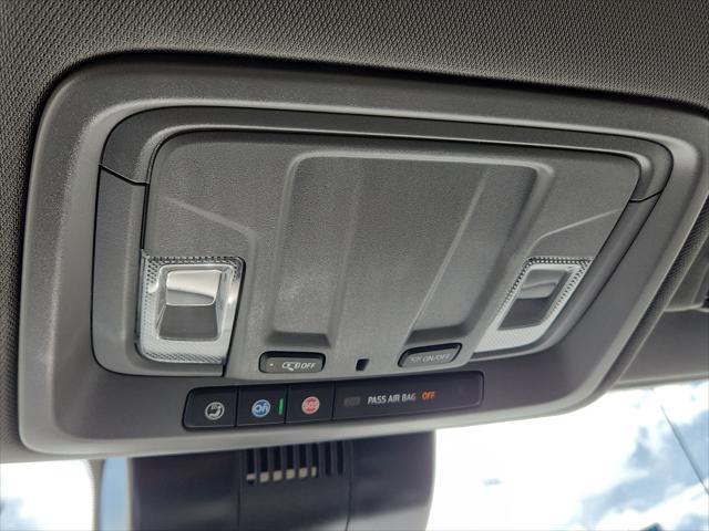 2026 Chevrolet Silverado 1500 4WD Crew Cab Short Bed Custom
