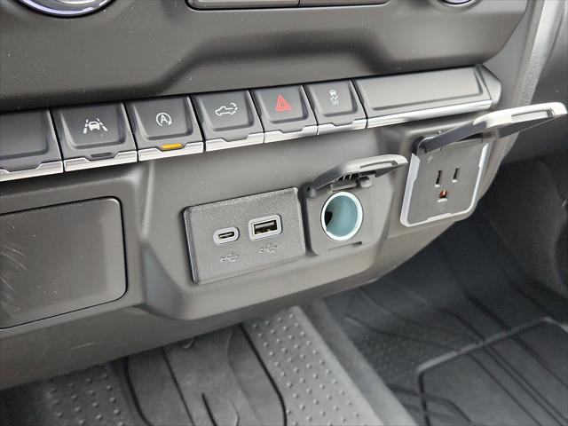 2026 Chevrolet Silverado 1500 4WD Crew Cab Short Bed Custom