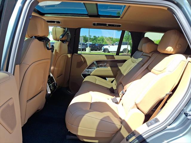 2026 Land Rover Range Rover P530 SE 7 Seat
