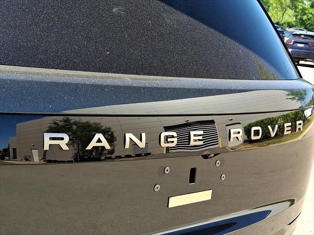 2026 Land Rover Range Rover P530 SE 7 Seat