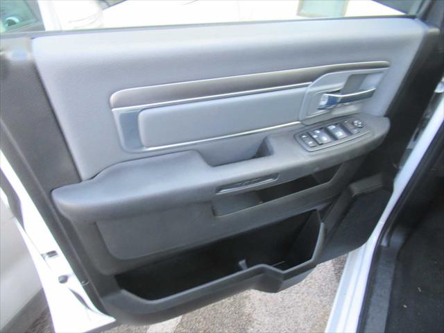 2023 Ram 1500 Classic SLT Crew Cab 4x4 5'7" Box