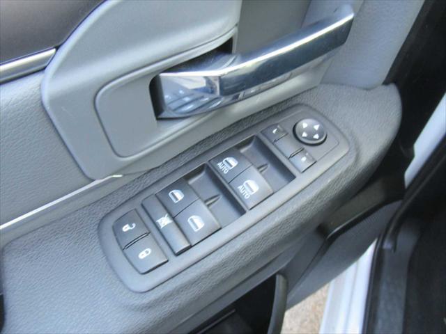 2023 Ram 1500 Classic SLT Crew Cab 4x4 5'7" Box