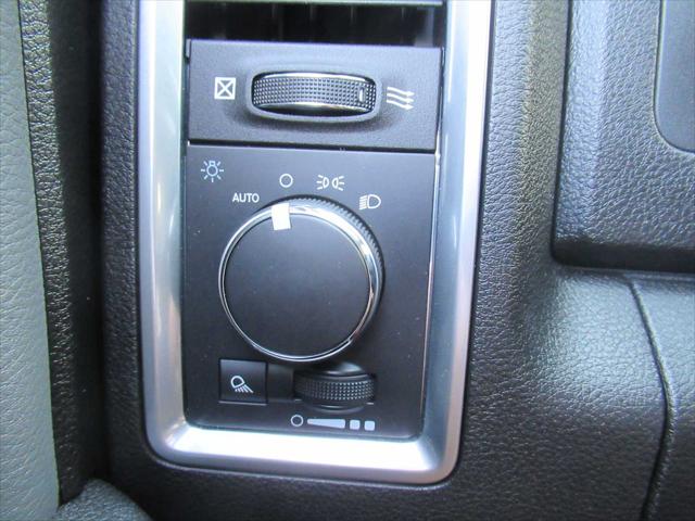 2023 Ram 1500 Classic SLT Crew Cab 4x4 5'7" Box