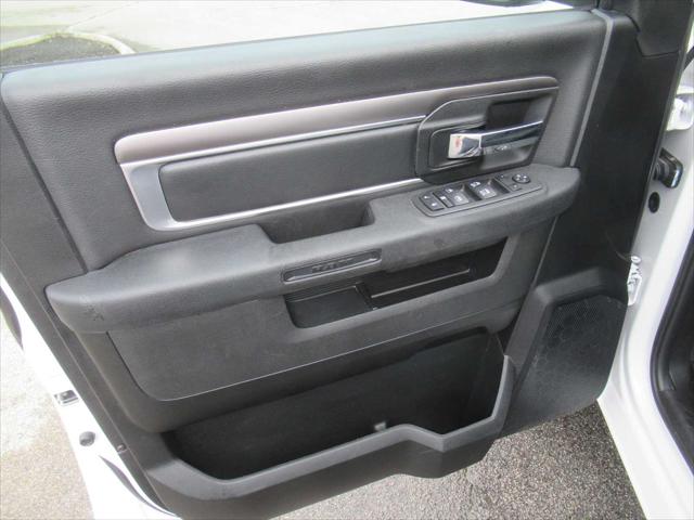 2024 Ram 1500 Classic Warlock Crew Cab 4x4 5'7" Box