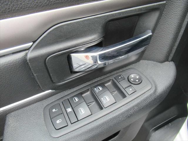 2024 Ram 1500 Classic Warlock Crew Cab 4x4 5'7" Box