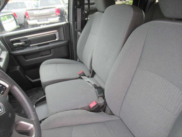 2024 Ram 1500 Classic Warlock Crew Cab 4x4 5'7" Box